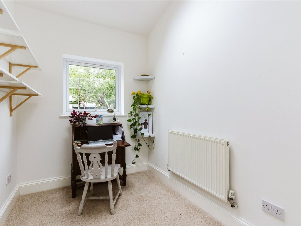 2 bed flat for sale in Dovercourt Road, Horfield, Bristol BS7, £270,000