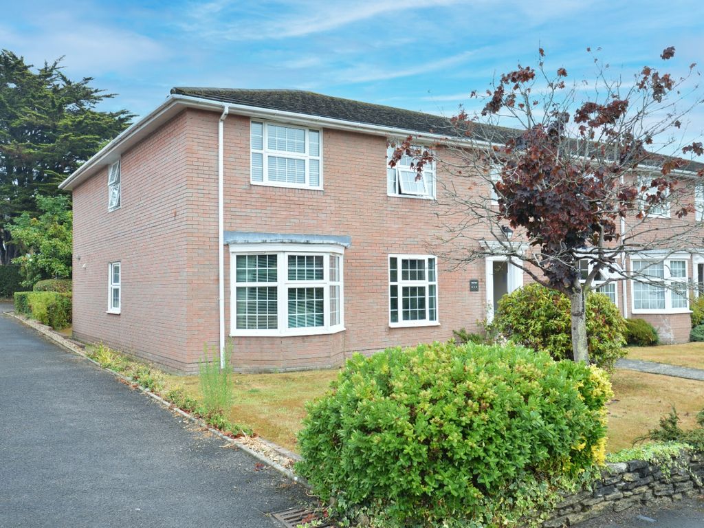 2 bed flat for sale in Trevone, New Milton BH25, £265,000