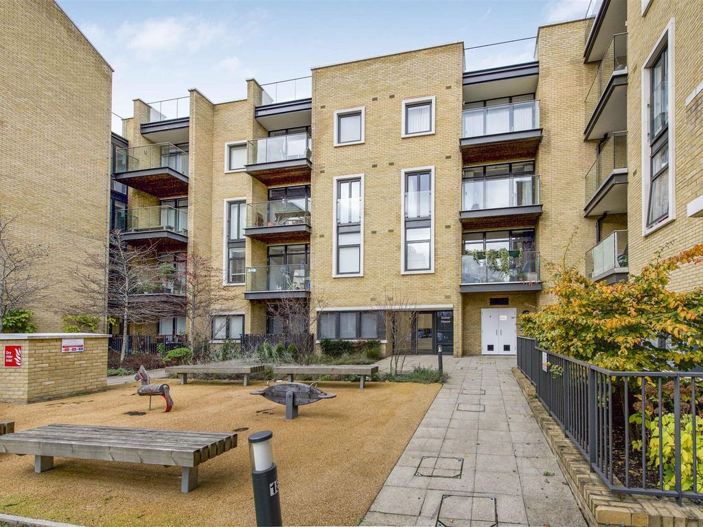1 bed flat for sale in Frazer Nash Close, Isleworth TW7, £155,250