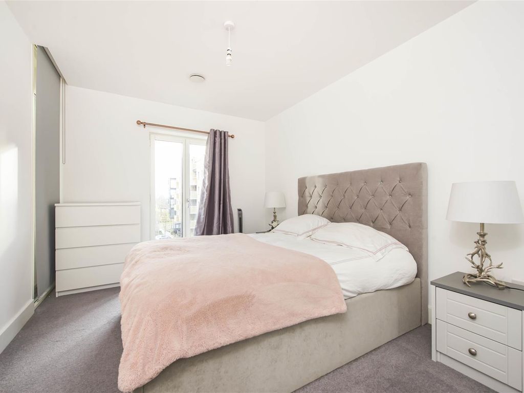1 bed flat for sale in Frazer Nash Close, Isleworth TW7, £155,250