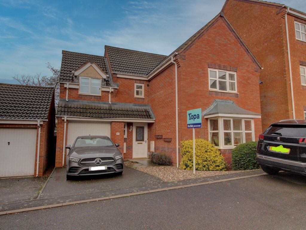 4 bed detached house for sale in Harker Drive, Coalville LE67, £240,000
