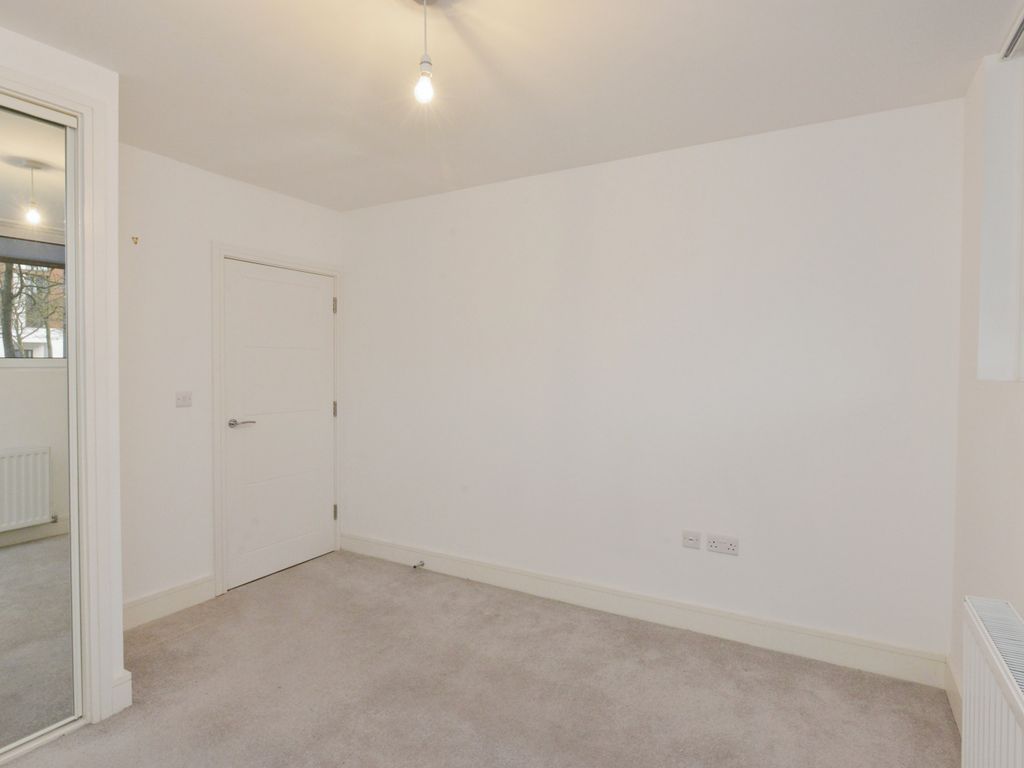 1 bed flat for sale in Avebury Boulevard, Milton Keynes MK9, £185,000