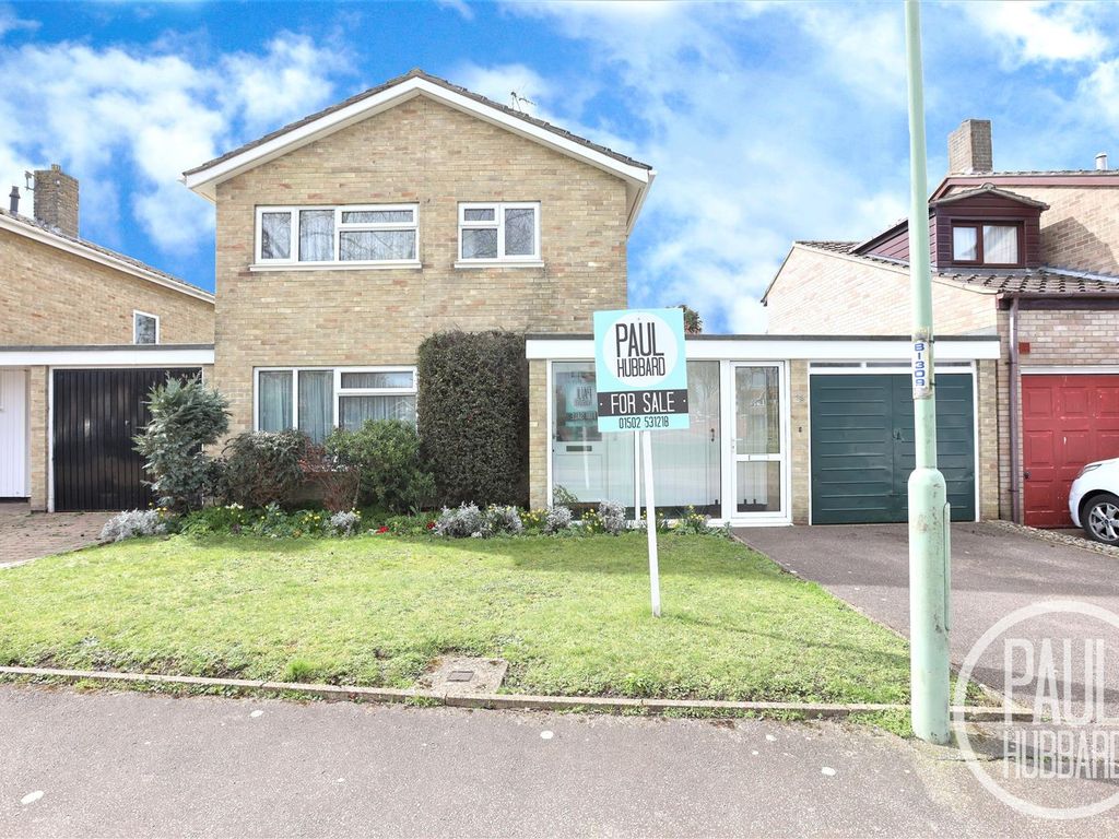 3 bed link-detached house for sale in Yarmouth Road, Lowestoft NR32, £240,000