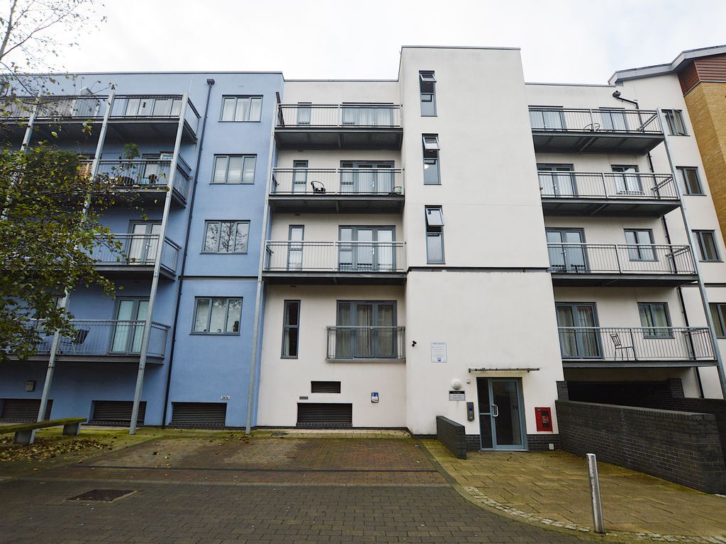 1 bed flat for sale in Pier Wharf, Quayside Drive, Colchester CO2, £135,000