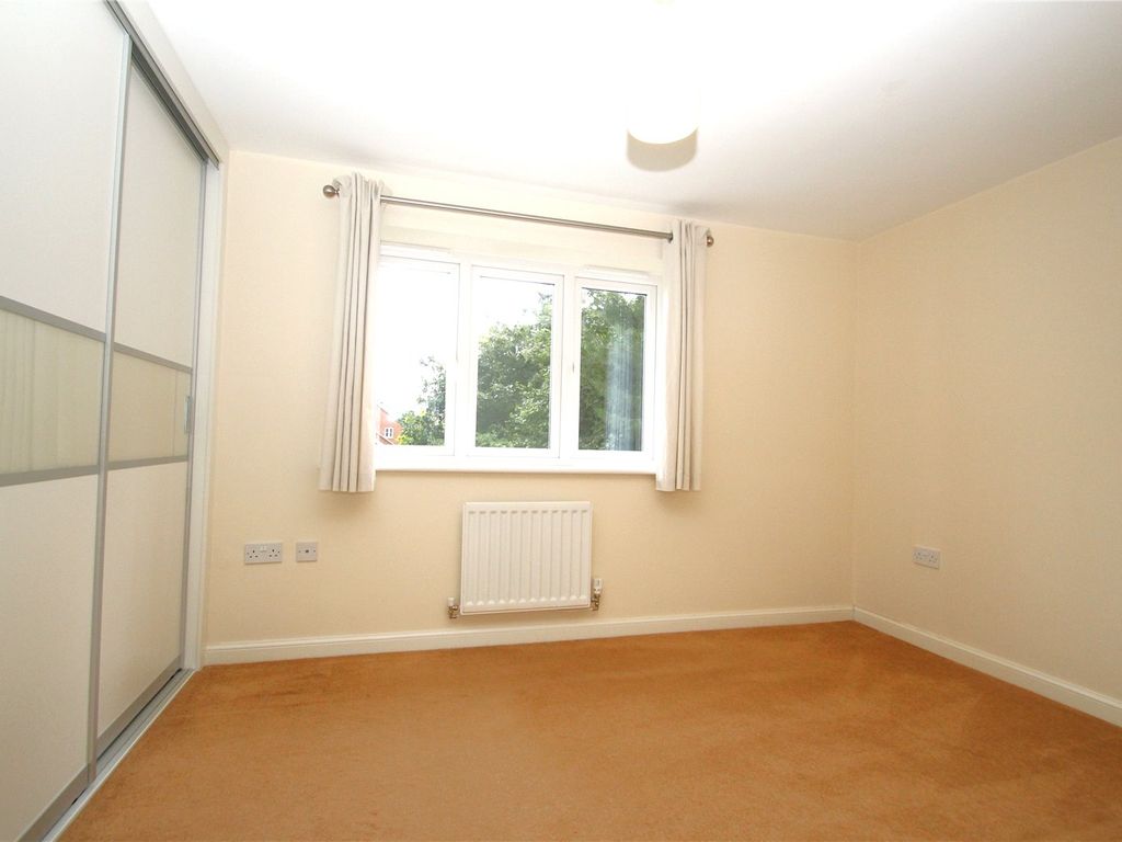 2 bed semi-detached house for sale in Silk Close, Buckingham MK18, £274,000