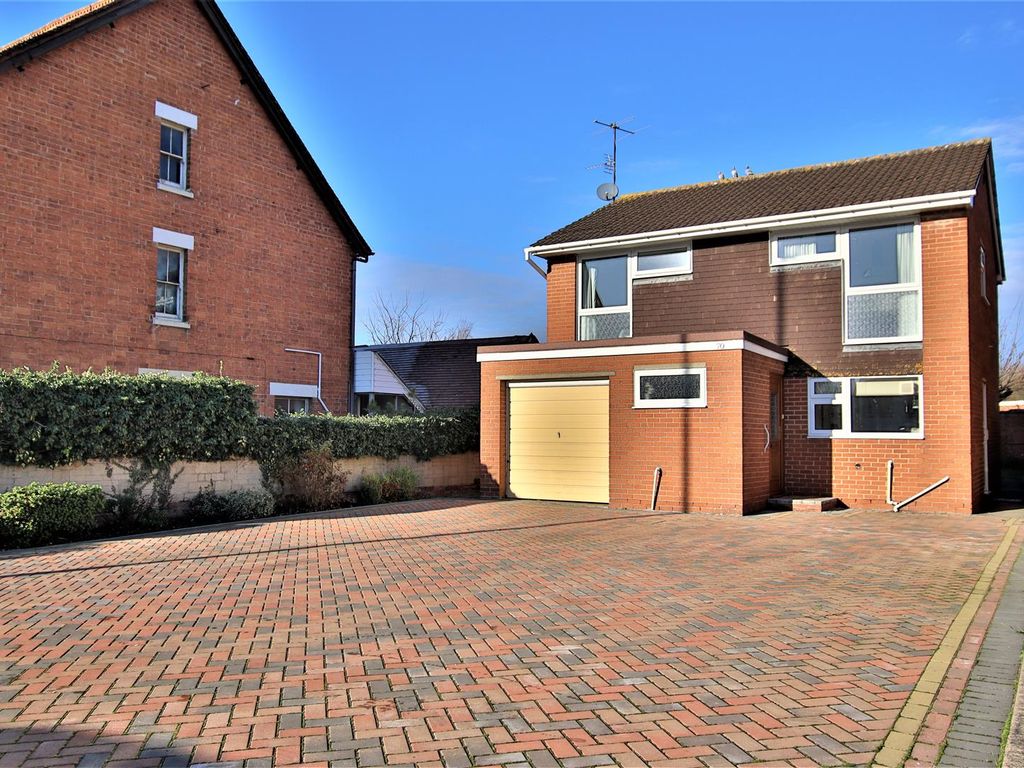 4 bed detached house for sale in Ashchurch Road, Ashchurch, Tewkesbury GL20, £330,000