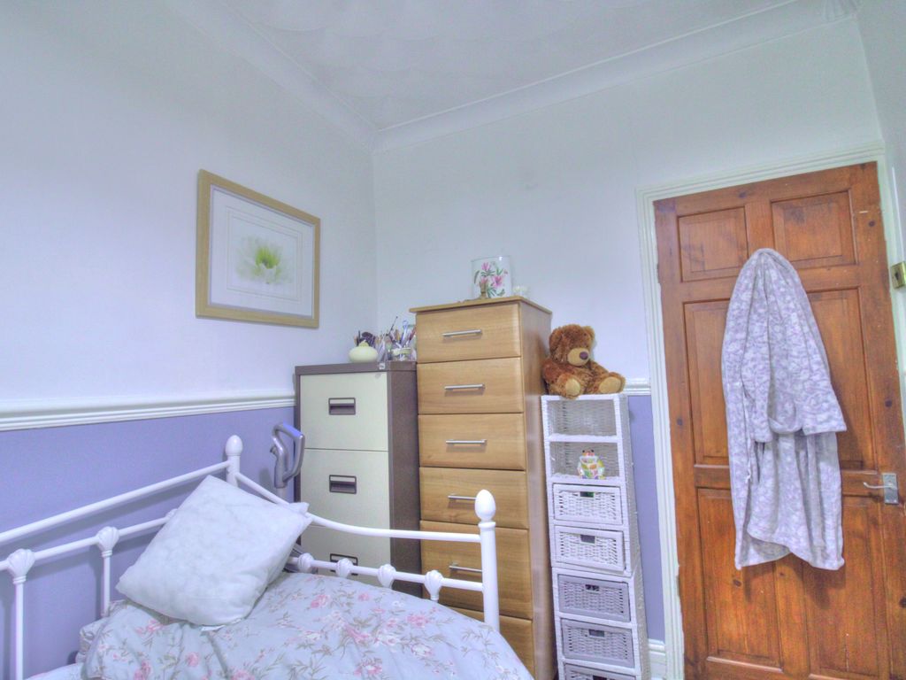 5 bed end terrace house for sale in Glyn Street, Ynysybwl, Pontypridd CF37, £160,000