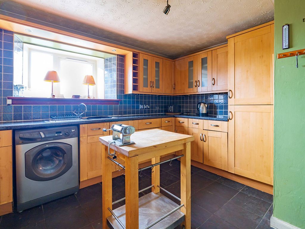 2 bed flat for sale in Main Street, Alford AB33, £75,000