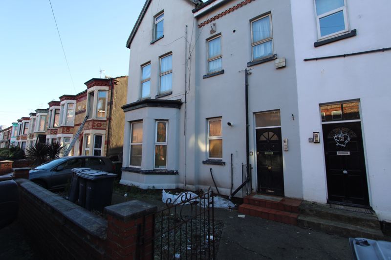 2 bed flat for sale in Hereford Road, Seaforth, Liverpool L21, £60,000