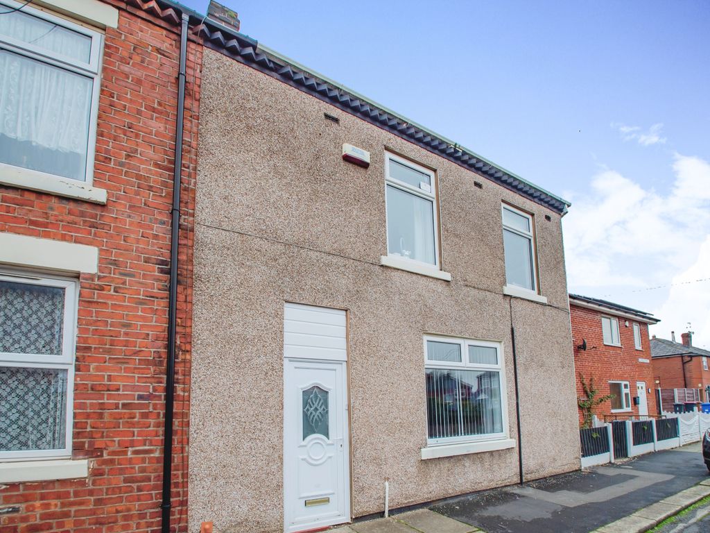 3 bed end terrace house for sale in Alfred Street, Worsley, Manchester M28, £160,000