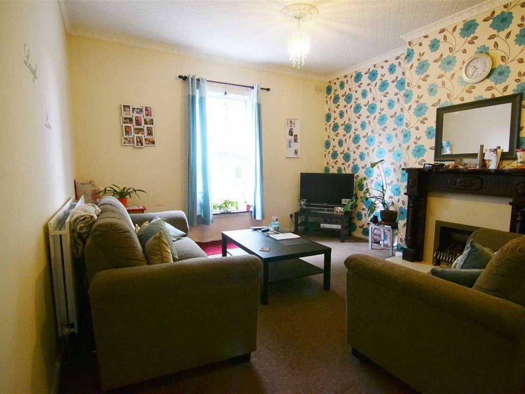 2 bed flat for sale in South Road, Smethwick B67, £125,000