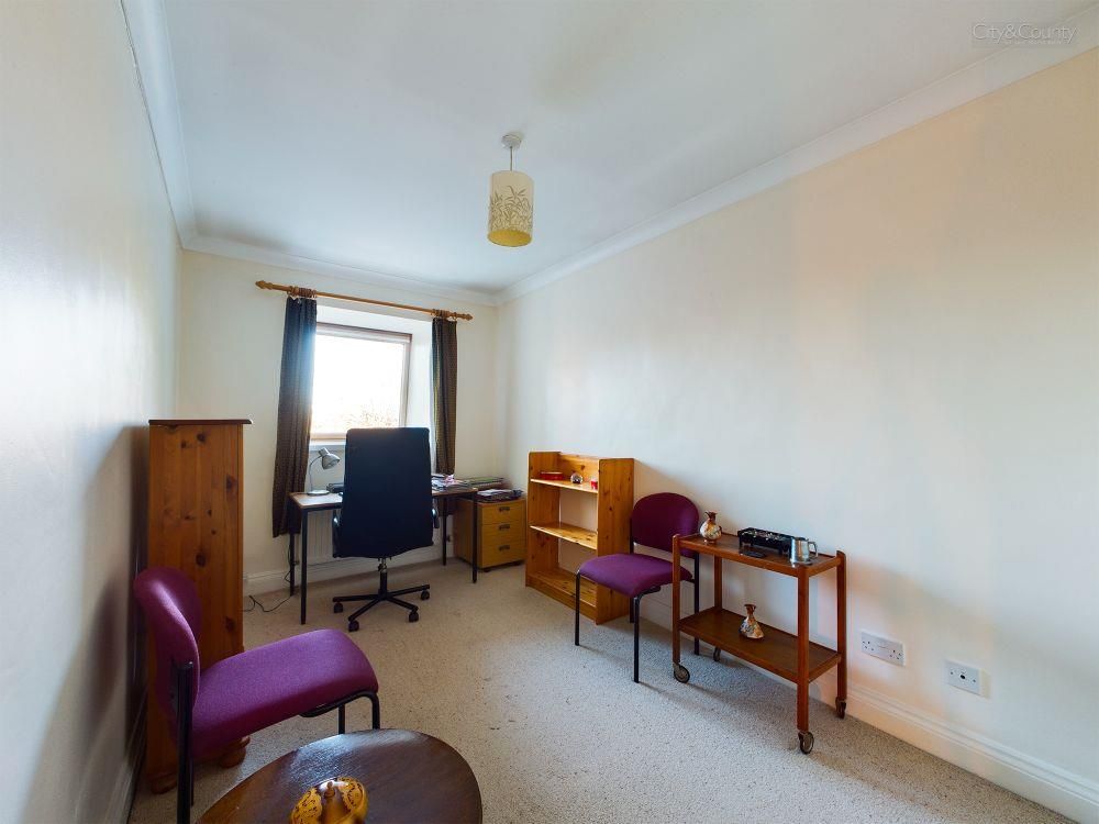 2 bed flat for sale in Huntly Grove, Peterborough PE1, £140,000