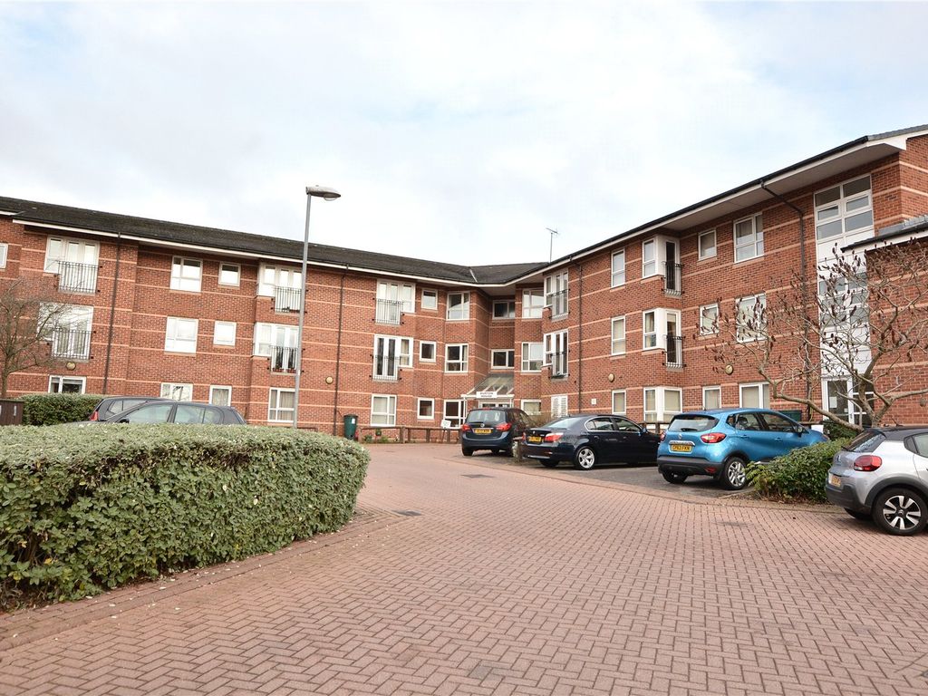 2 bed flat for sale in Burton House, Lady Park Court, West Yorkshire LS17, £58,000