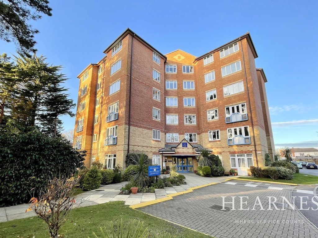 2 bed flat for sale in Lindsay Road, Westbourne, Poole BH13, £200,000