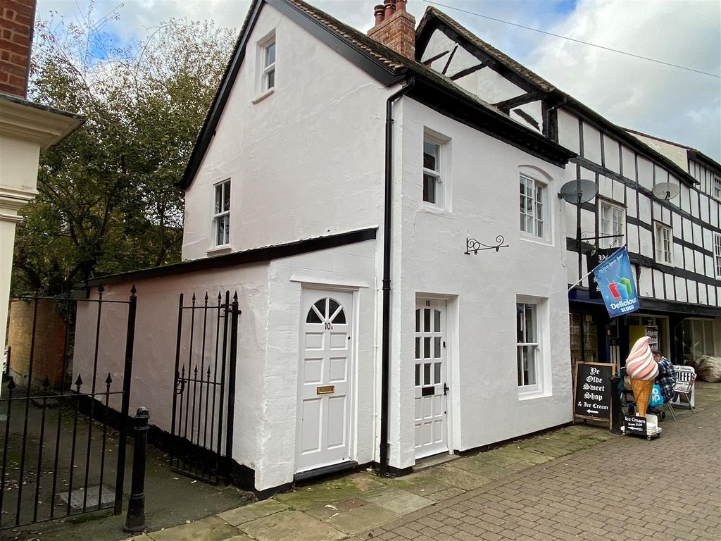 Retail premises for sale in School Lane, Leominster HR6, £115,000