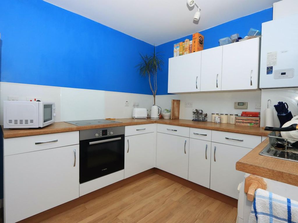 2 bed end terrace house for sale in Longdales Avenue, Falkirk FK2, £165,000