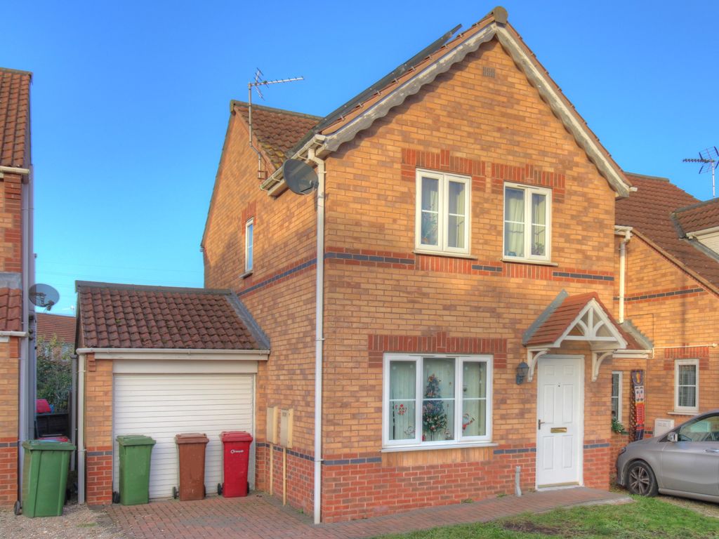 3 bed semi-detached house for sale in Bedford Way, Scunthorpe DN15, £160,000