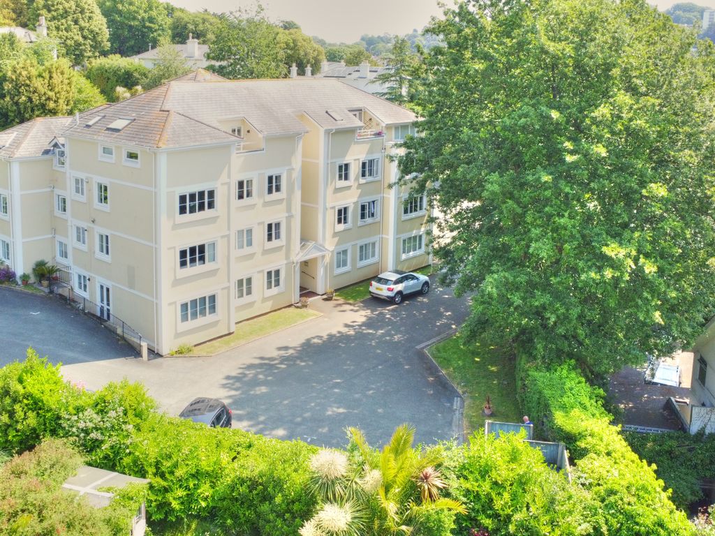 2 bed flat for sale in Hunsdon Road, Torquay TQ1, £220,000