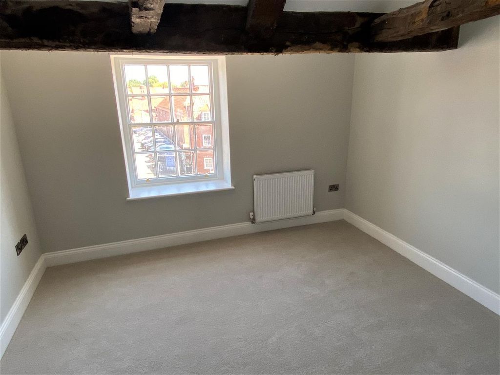 2 bed flat for sale in Balderton Gate, Newark NG24, £190,000