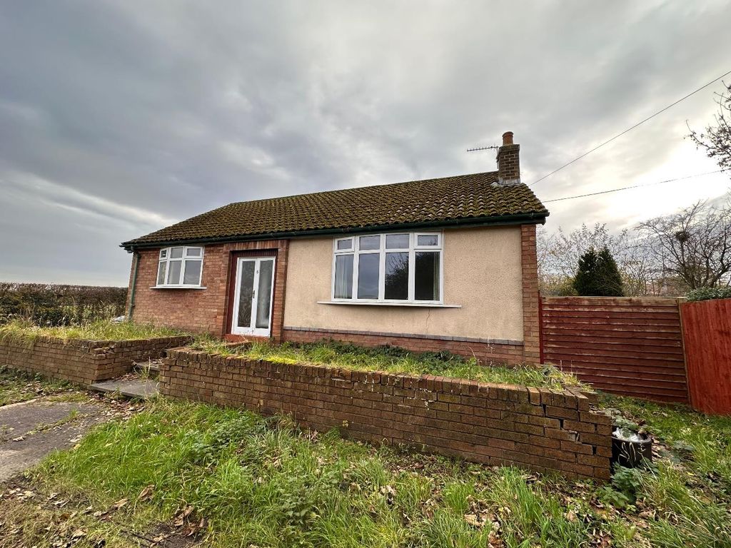 2 bed bungalow for sale in Smithy Lane, Scarisbrick, Ormskirk L40, £300,000