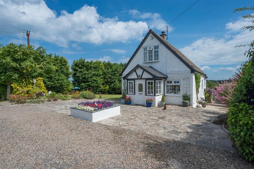 2 bed cottage for sale in Coyles Lane, Bangor BT19, £280,000