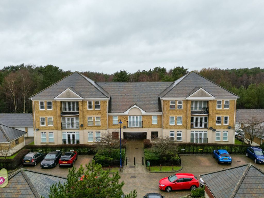 2 bed flat for sale in Stickle Down, Deepcut, Camberley, Surrey GU16, £250,000