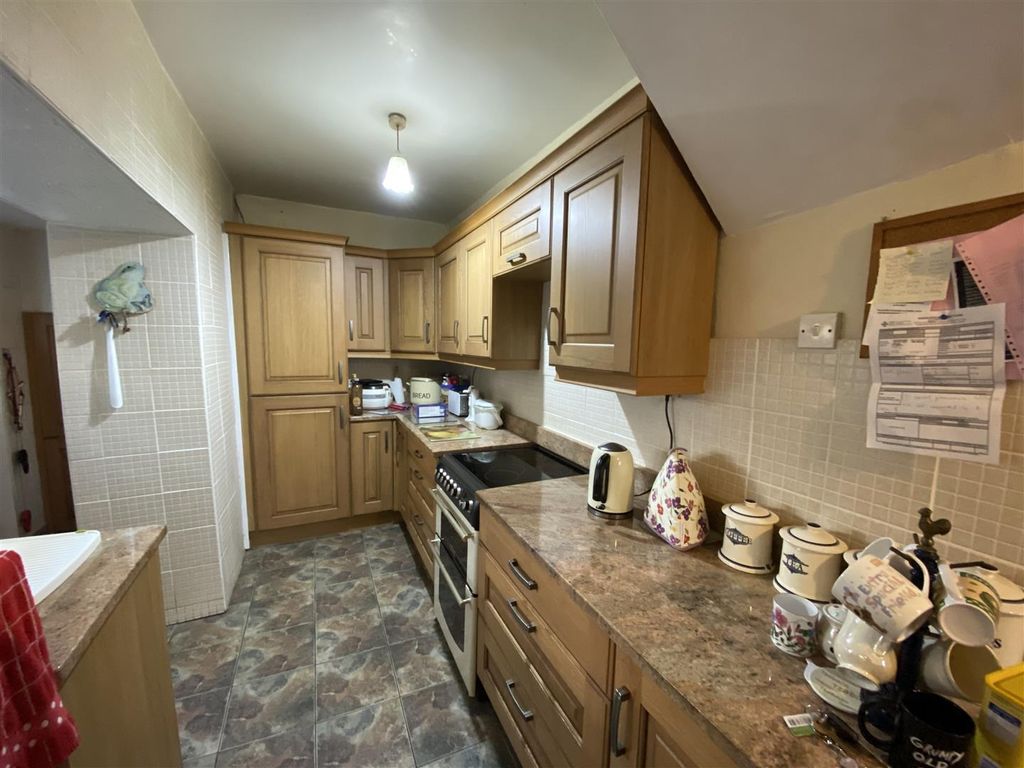 4 bed detached house for sale in Llandeilo SA19, £335,000