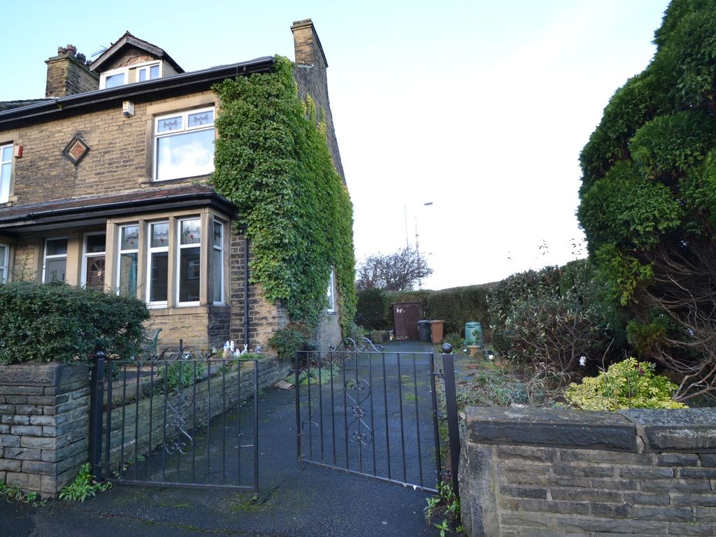 3 bed terraced house for sale in Fourlands Road, Idle, Bradford BD10, £210,000