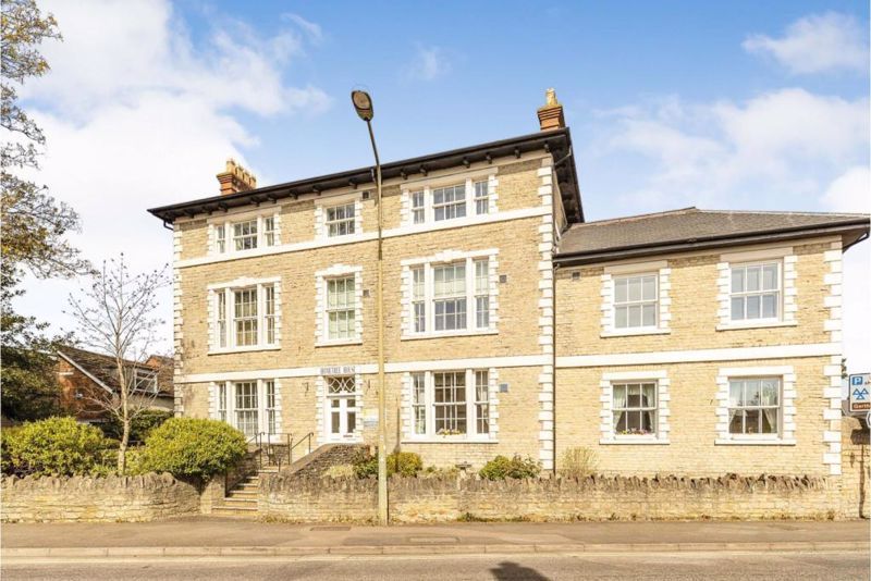1 bed flat for sale in Hometree House, Bicester OX26, £120,000