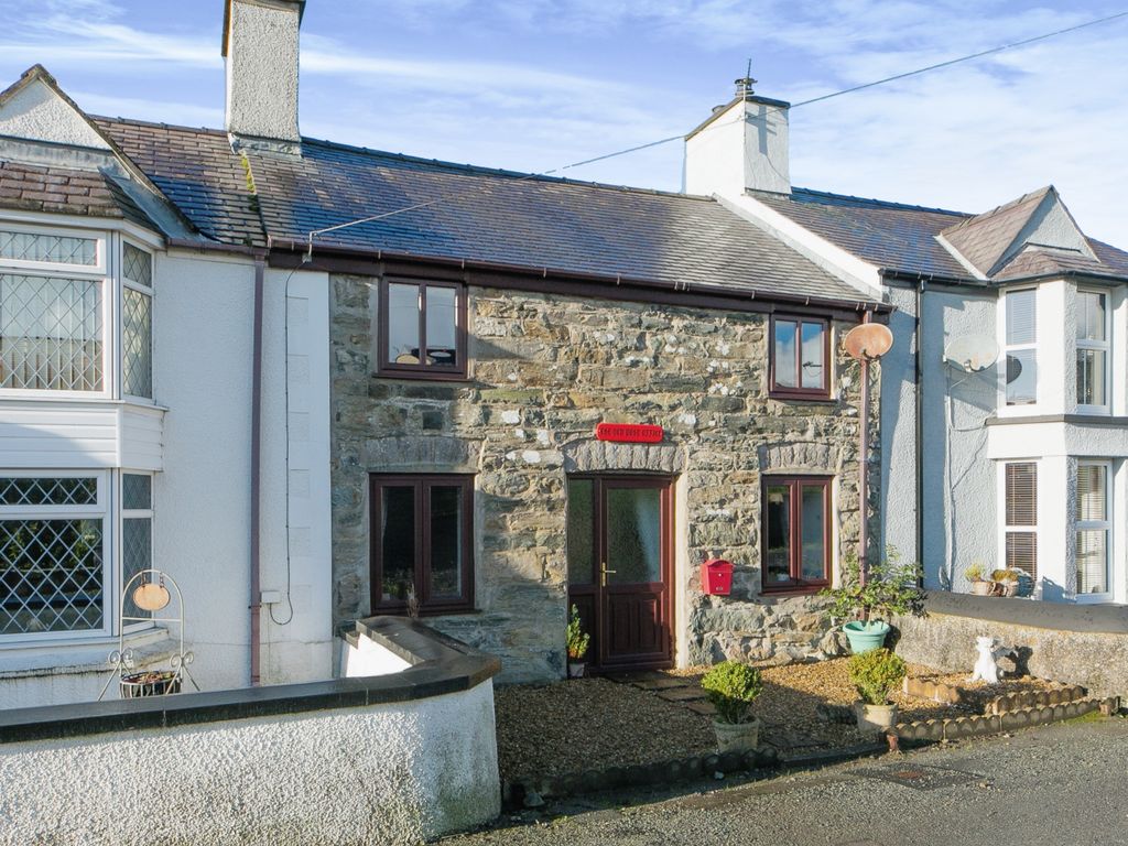 2 bed cottage for sale in Carreglefn, Amlwch LL68, £175,000
