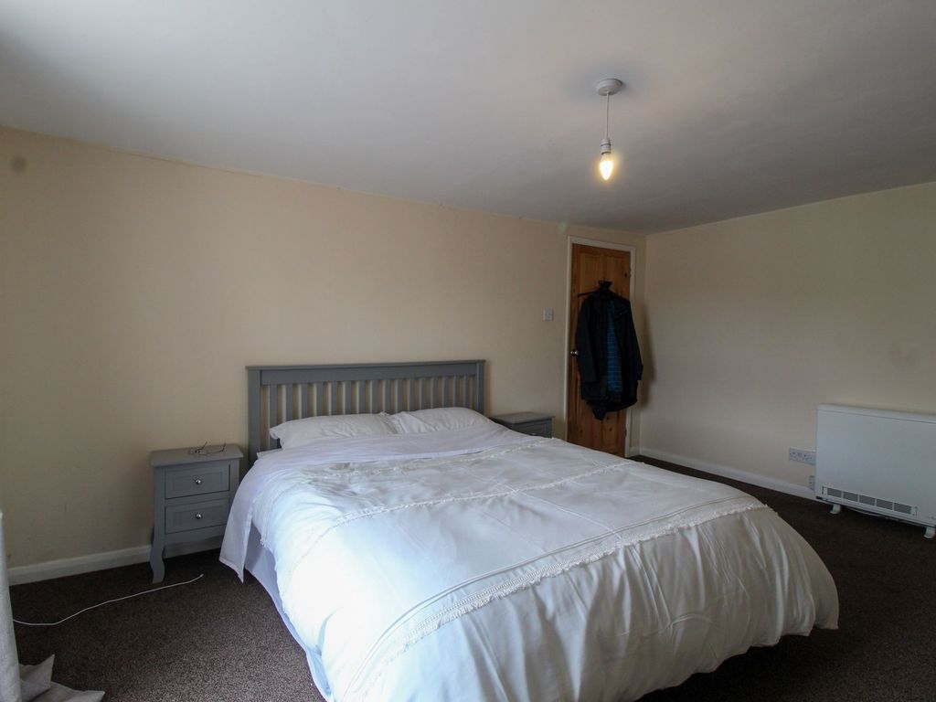 4 bed maisonette for sale in Esk Street, Longtown CA6, £160,000