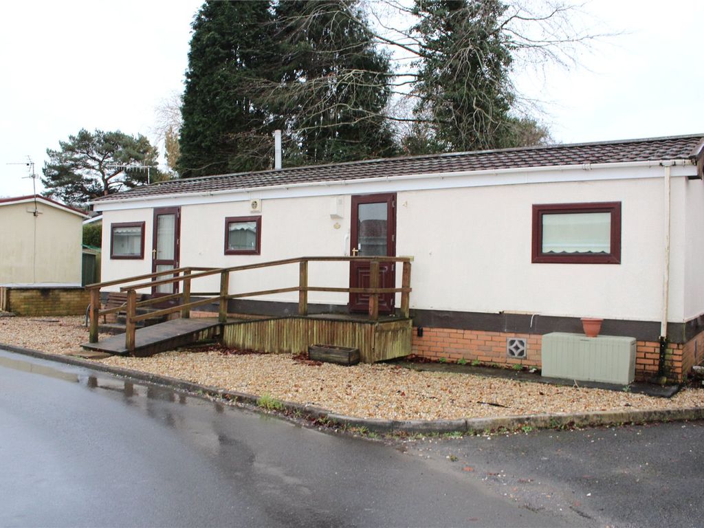 2 bed property for sale in Laurel Drive, Woodland Park, Waunarlwydd, Abertawe SA5, £49,950
