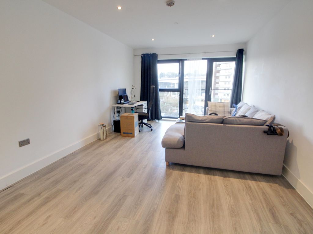 1 bed flat for sale in Bayscape, Watkiss Way, Cardiff CF11, £200,000