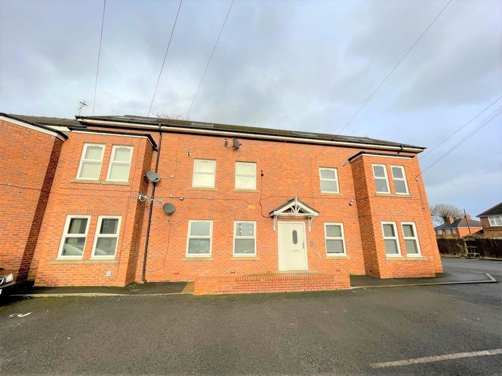 2 bed flat for sale in Fourth Avenue, Swinton, Manchester M27, £85,000