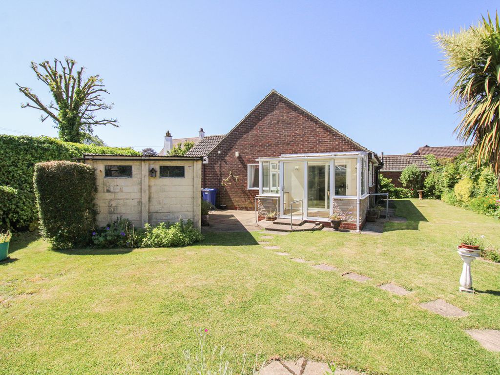 2 bed detached bungalow for sale in Skinners Lane, Waltham DN37, £259,950