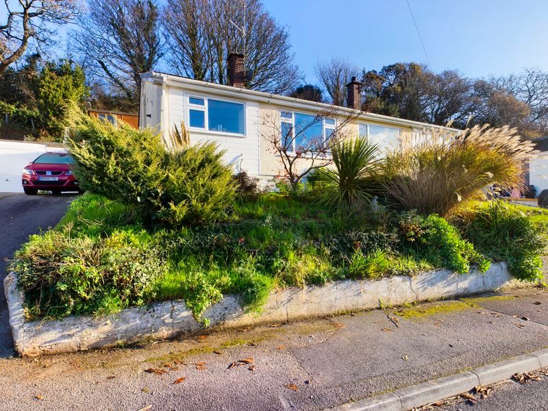 2 bed bungalow for sale in Duncannon Drive, Falmouth TR11, £260,000