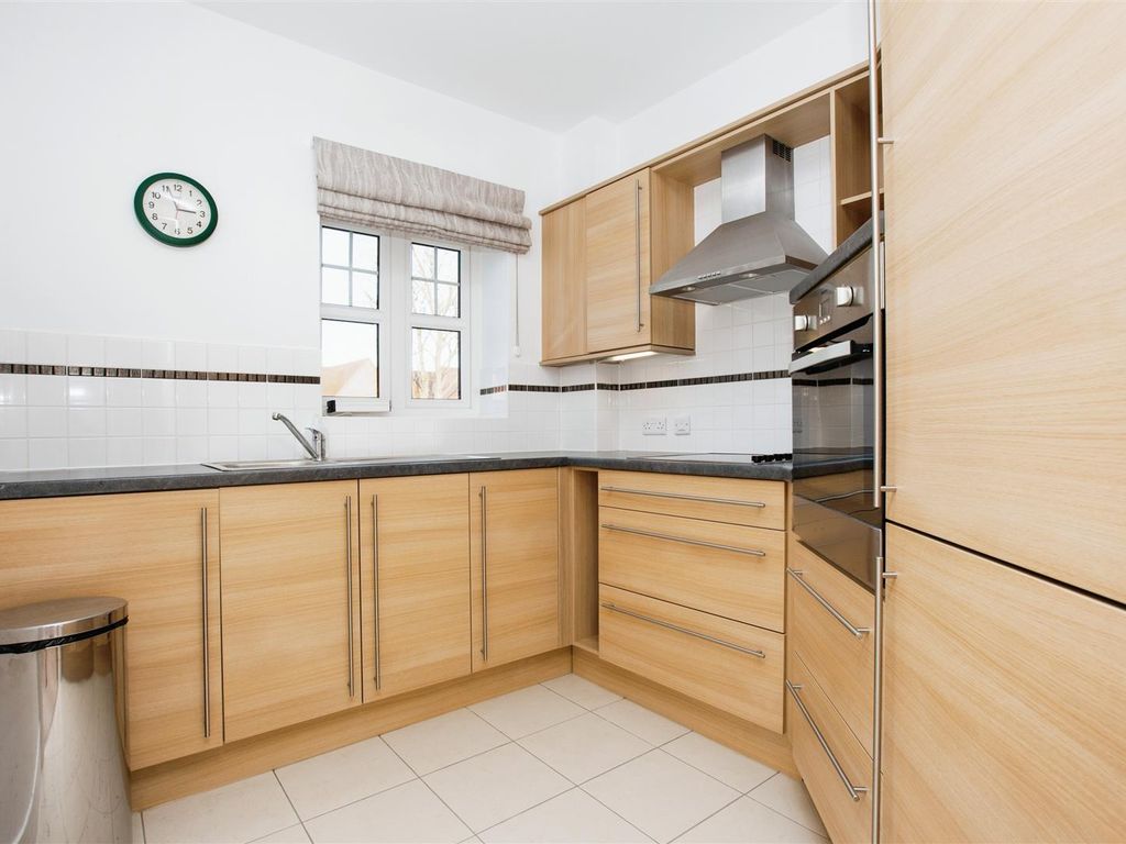 1 bed flat for sale in Ravenshaw Court, Four Ashes Road, Bentley Heath, Solihull B93, £230,000