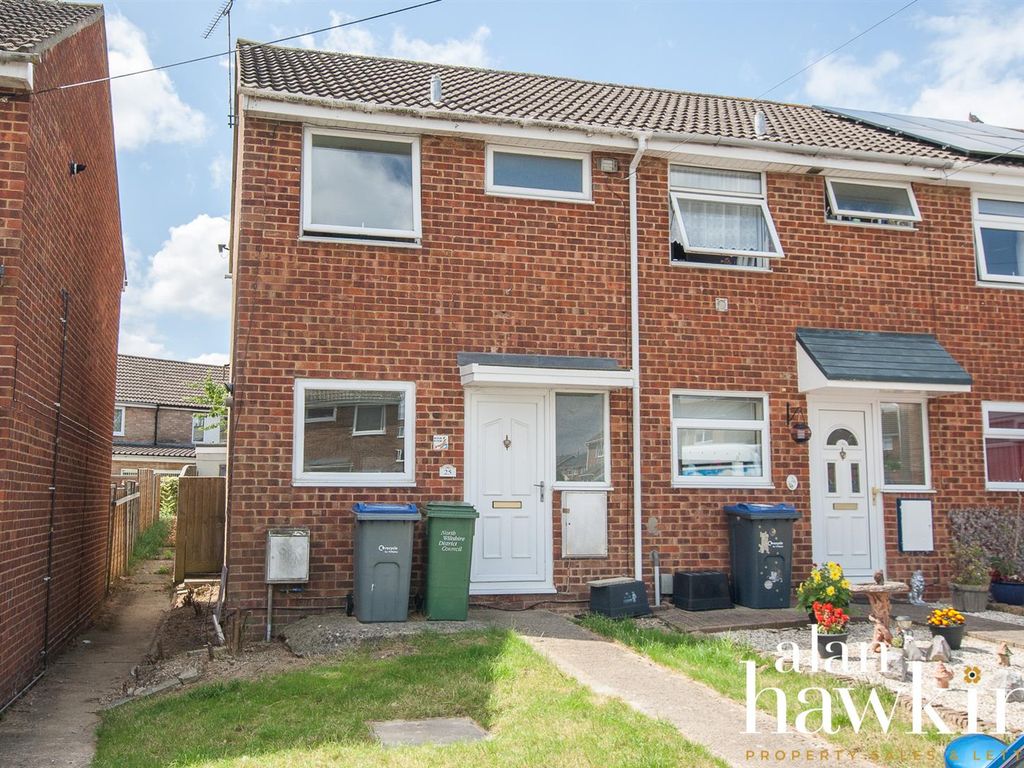 2 bed end terrace house for sale in Longfellow Crescent, Royal Wootton Bassett, Swindon SN4, £189,950
