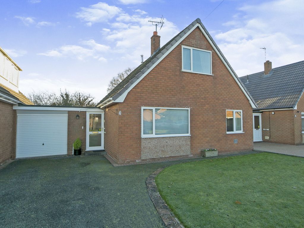 3 bed detached bungalow for sale in Ainsdale Close, Buckley CH7, £250,000