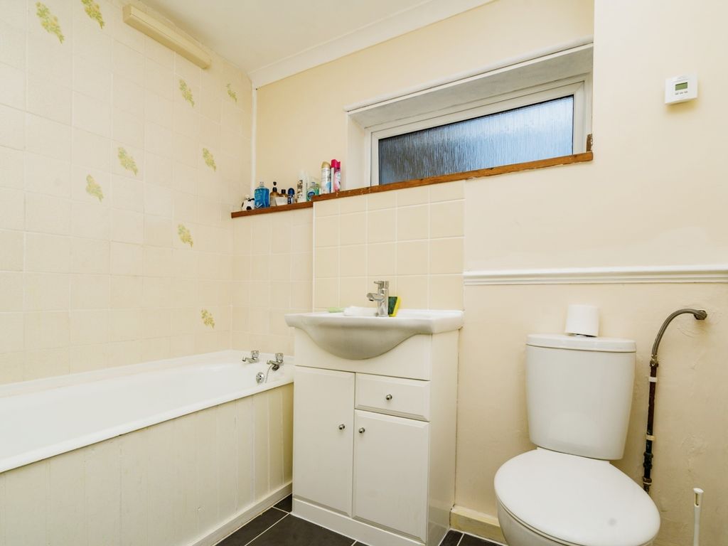 1 bed flat for sale in Hotoft Road, Leicester LE5, £115,000