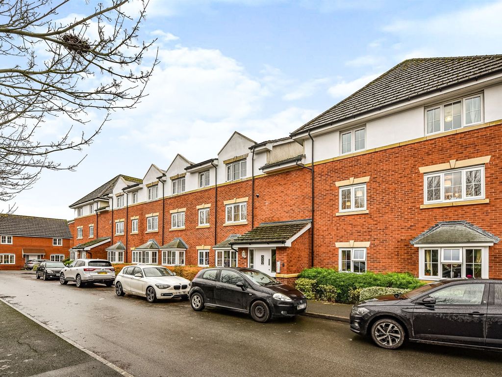 1 bed flat for sale in White Horse Way, Devizes SN10, £97,000