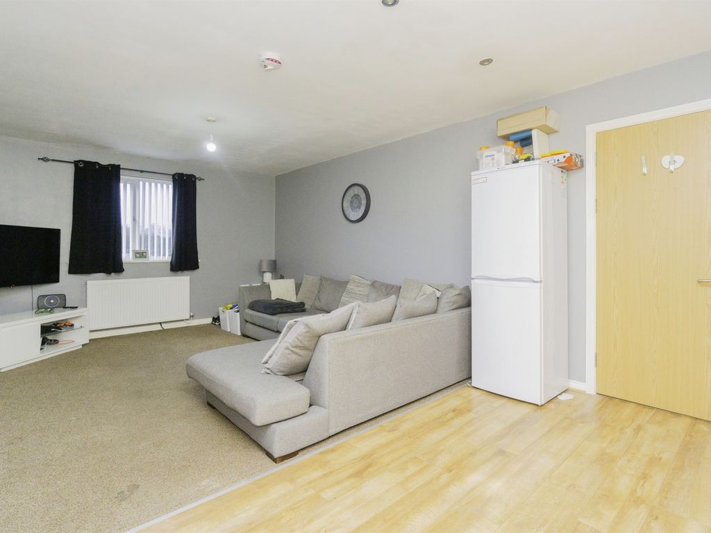 2 bed flat for sale in Christleton Close, Prenton CH43, £105,000