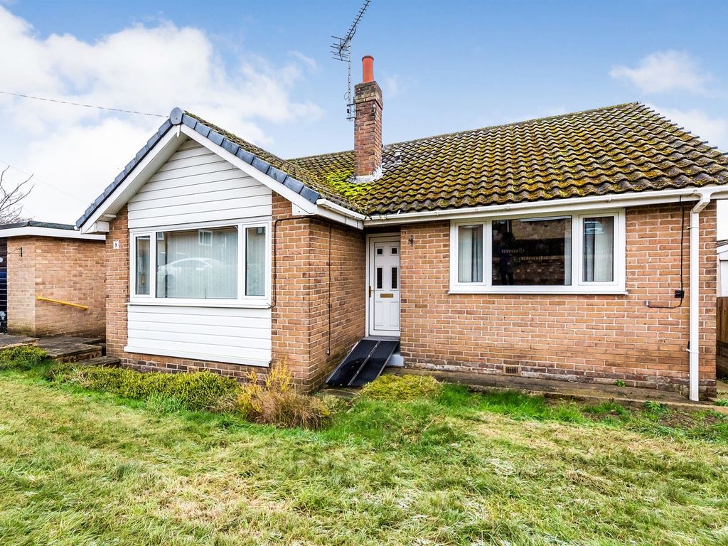 2 bed detached bungalow for sale in Spring Vale Avenue, Worsbrough, Barnsley S70, £200,000