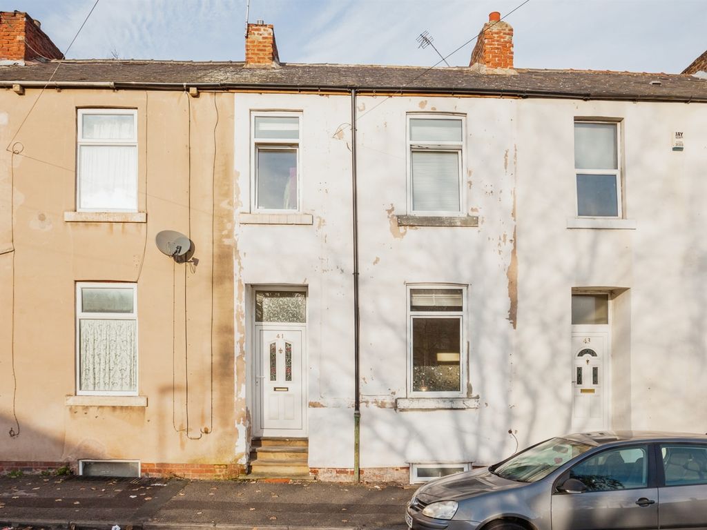 3 bed terraced house for sale in Hatfeild Street, Wakefield WF1, £140,000