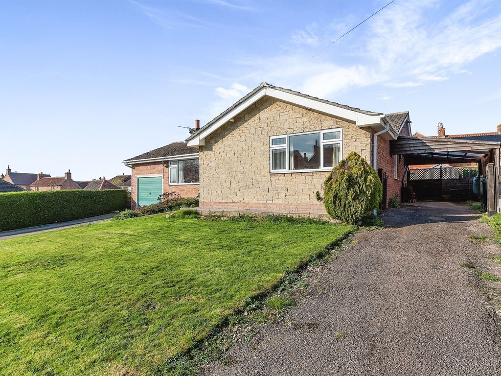 3 bed detached bungalow for sale in Wilkinson Road, Foston, Grantham NG32, £260,000