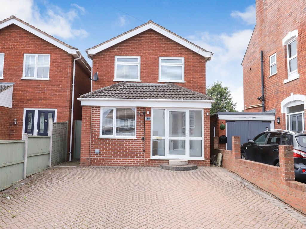 3 bed detached house for sale in Claughton Street, Kidderminster DY11, £230,000