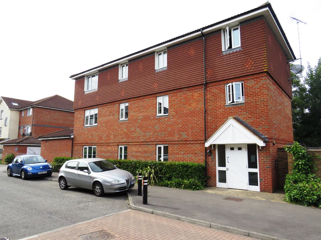 2 bed flat for sale in Kiln Way, Dunstable LU5, £190,000