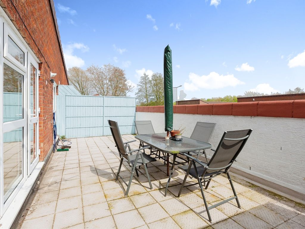 2 bed terraced house for sale in Goddards Croft, Wolverton, Milton Keynes MK12, £190,000