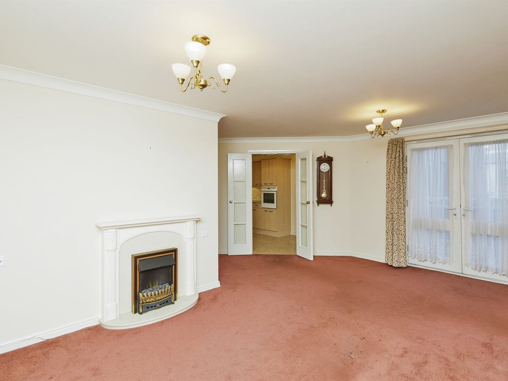 1 bed flat for sale in Kedleston Close, Belper DE56, £150,000