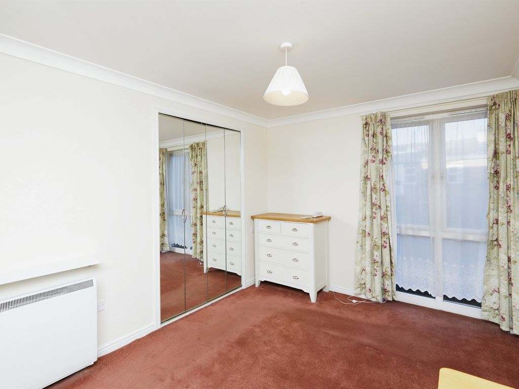 1 bed flat for sale in Kedleston Close, Belper DE56, £150,000